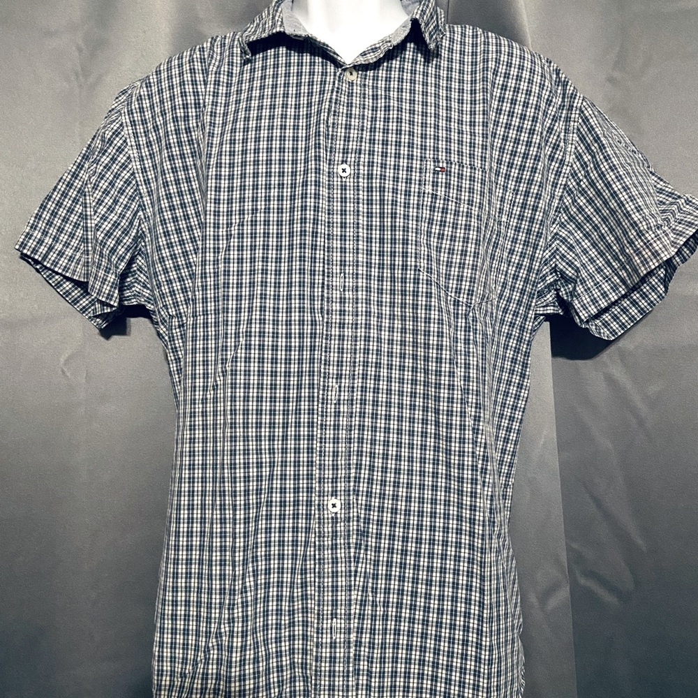 Men’s Tommy Hilfiger Button Down Shirt Size XL